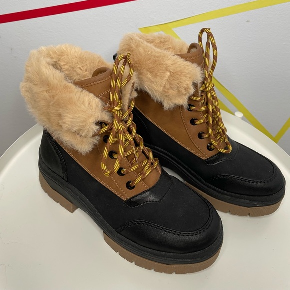 Call it Spring Lace Up Winter Boot - Picture 3 of 5